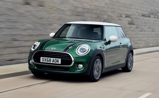 В честь 60-летия компании выпущены спецверсии хэтчбеков MINI Cooper 60 Years Edition