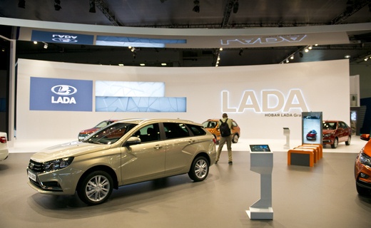 АвтоВАЗ намерен в очередной раз повысить цены на автомобили Lada - с 1 мая 2021 года.