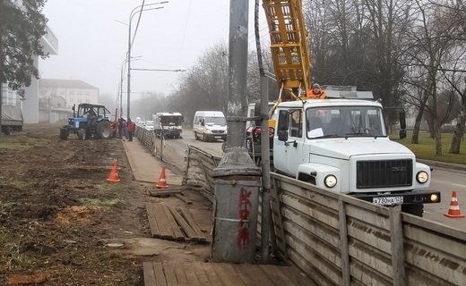 В связи с благоустройством территории для транспорта закроют крайнюю правую полосу по улице Красной