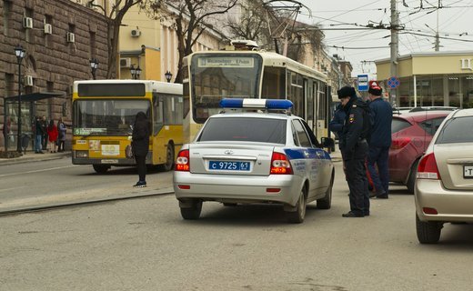 В Ростове произошло ДТП с участием внедорожника и маршрутки