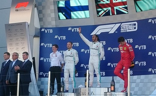 Пилот команды Mercedes Льюис Хэмилтон стал победителем очередного этапа чемпионата "Формула 1".