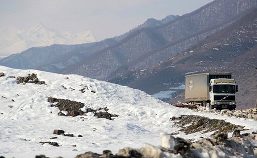 С территории России на Военно-Грузинскую дорогу не пускают большегрузы