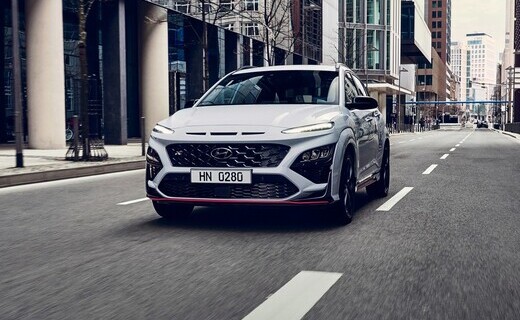 Это кроссовер Hyundai Kona N, дизайн которого был раскрыт ранее