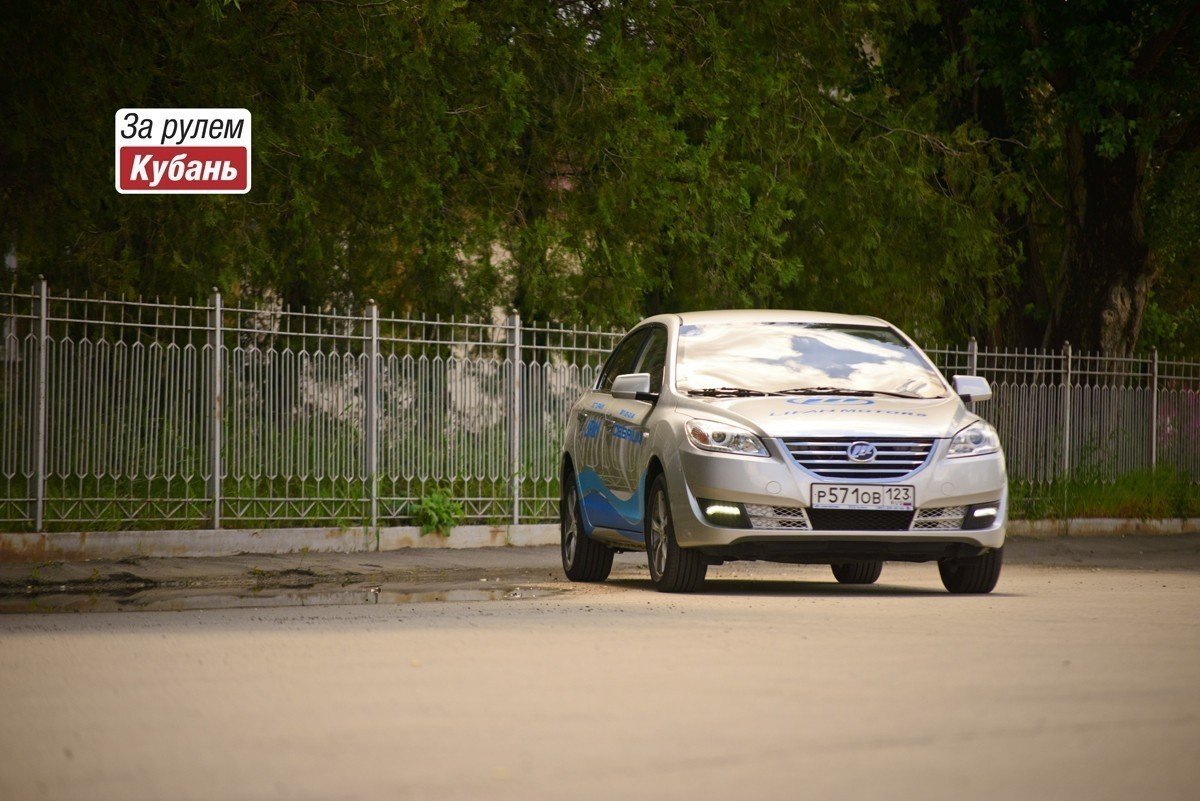 Навязывать кому-либо конкуренцию в большом классе было бы для Lifan чрезвычайно сложно, однако в более компактном сегменте — Cebrium практически самый большой. А в конкуренции здесь — это большой плюс.